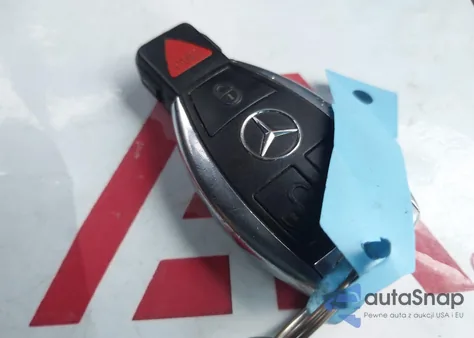 2010 Mercedes-Benz E 350 4Matic из США, поврежденный, VIN WDDHF8HB2AA102763